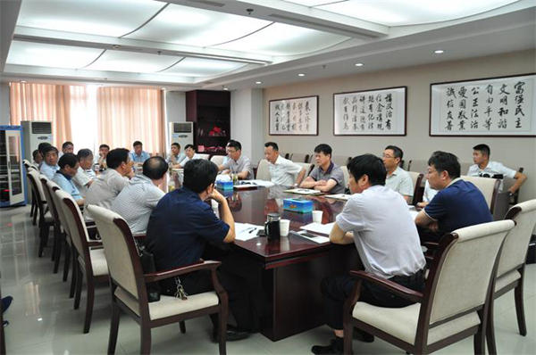 全縣脫貧攻堅(jiān)“九大工程”調(diào)度會(huì)_副本.jpg 全縣脫貧攻堅(jiān)“九大工程”調(diào)度會(huì)_副本.jpg