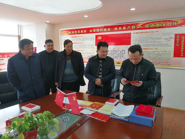 縣長鄒軍在張橋鎮(zhèn)調(diào)研非公企業(yè)黨建.jpg 縣長鄒軍在張橋鎮(zhèn)調(diào)研非公企業(yè)黨建.jpg