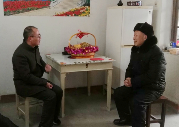 葛鵬部長慰問張保林_副本.jpg 葛鵬部長慰問張保林_副本.jpg