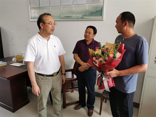 CpYIol9YOAGAZC8DAAC08OambC0898.jpg CpYIol9YOAGAZC8DAAC08OambC0898.jpg