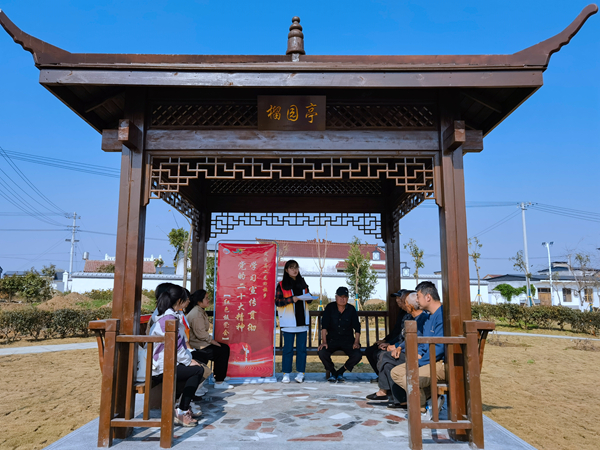 學(xué)習(xí)宣傳貫徹黨的二十大精神“紅色板凳會(huì)”2022.11 - 副本.jpg 學(xué)習(xí)宣傳貫徹黨的二十大精神“紅色板凳會(huì)”2022.11 - 副本.jpg